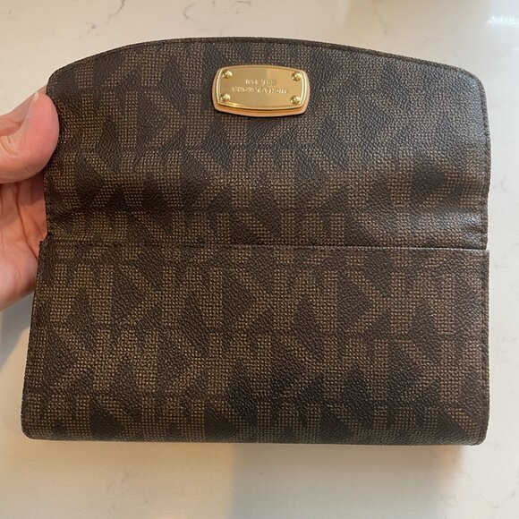 Michael Kors est 1981 Monogram Signature Wallet Brown + Gold Hardware Sz OS - Picture 9 of 11